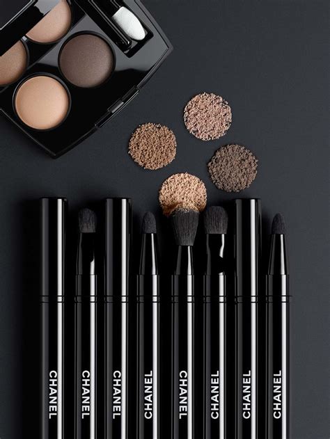 chanel retractable eyeshadow brush